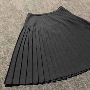 Finity black pleated fan skirt great condition size 10 65% polyester
